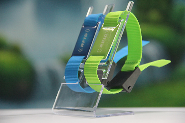 長毛的id硅膠腕帶魔術手套,污漬一洗就掉 長毛的id硅膠腕帶魔術手套,污漬一洗就掉