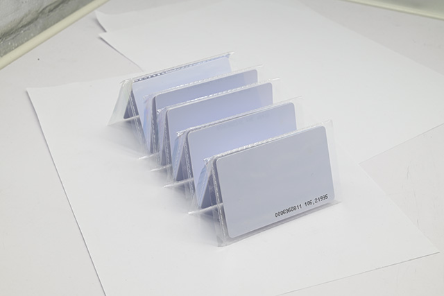 如何避免卡片在印刷過(guò)程出現(xiàn)色差? 如何避免卡片在印刷過(guò)程出現(xiàn)色差?