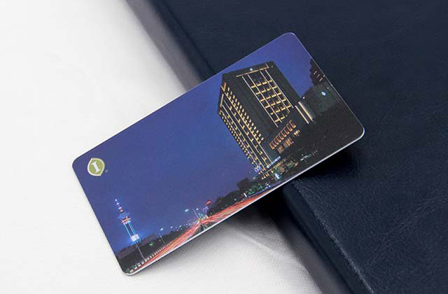 讓顧客辦理會員卡的目的，是吸引新顧客