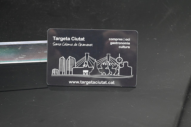 非接觸式IC卡(射頻卡)詳細(xì)說(shuō)明及與其他卡類比較